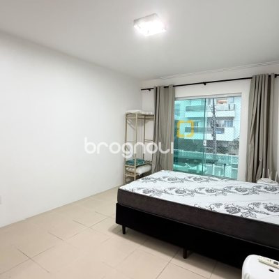 Casa com 185m², 5 quartos (sendo 3 suítes), 4 garagens, no bairro Canasvieiras em Florianópolis