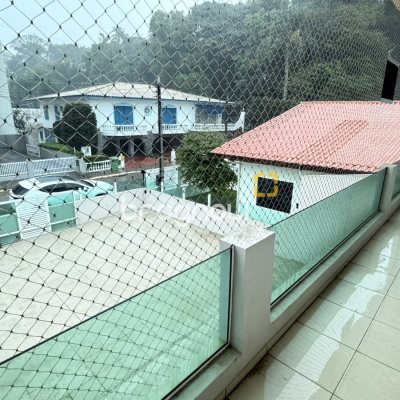 Casa com 185m², 5 quartos (sendo 3 suítes), 4 garagens, no bairro Canasvieiras em Florianópolis