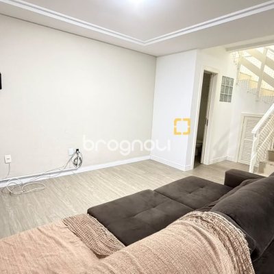 Casa com 185m², 5 quartos (sendo 3 suítes), 4 garagens, no bairro Canasvieiras em Florianópolis
