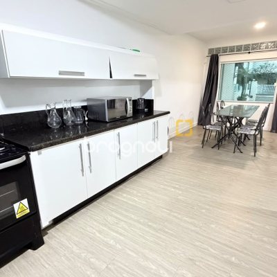 Casa com 185m², 5 quartos (sendo 3 suítes), 4 garagens, no bairro Canasvieiras em Florianópolis
