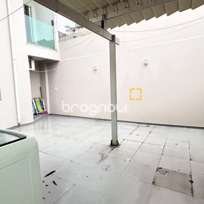 Casa com 185m², 5 quartos (sendo 3 suítes), 4 garagens, no bairro Canasvieiras em Florianópolis