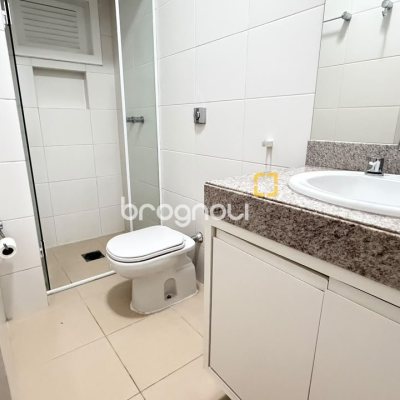 Casa com 185m², 5 quartos (sendo 3 suítes), 4 garagens, no bairro Canasvieiras em Florianópolis