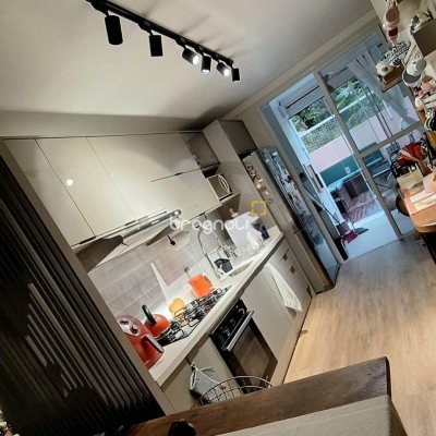 Casa com 114m², 3 quartos (sendo 1 suíte), 2 garagens, no bairro Canasvieiras em Florianópolis