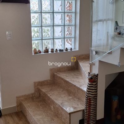 Casa com 114m², 3 quartos (sendo 1 suíte), 2 garagens, no bairro Canasvieiras em Florianópolis