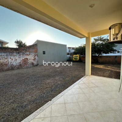 Casa com 120m², 3 quartos (sendo 1 suíte), no bairro Campeche em Florianópolis