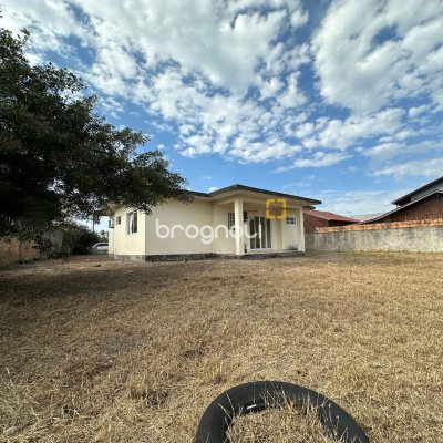 Casa com 120m², 3 quartos (sendo 1 suíte), no bairro Campeche em Florianópolis