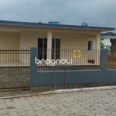Casa com 120m², 3 quartos (sendo 1 suíte), no bairro Campeche em Florianópolis