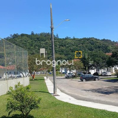 Apartamento com 59m², 2 quartos, 1 garagem, no bairro Canasvieiras em Florianópolis
