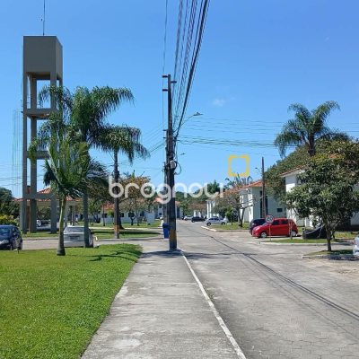 Apartamento com 59m², 2 quartos, 1 garagem, no bairro Canasvieiras em Florianópolis