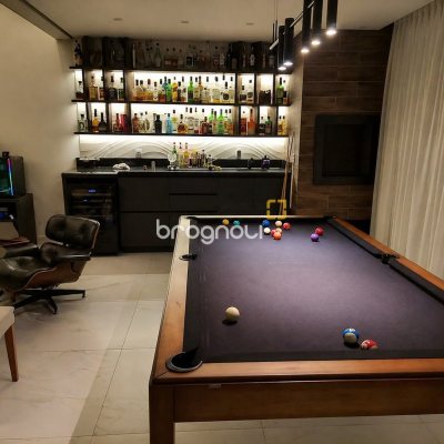 Casa de Condomínio com 257m², 4 quartos (sendo 3 suítes), 2 garagens, no bairro Rio Vermelho em Florianópolis