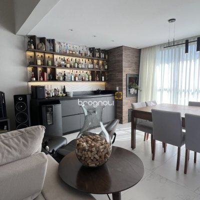 Casa de Condomínio com 257m², 4 quartos (sendo 3 suítes), 2 garagens, no bairro Rio Vermelho em Florianópolis