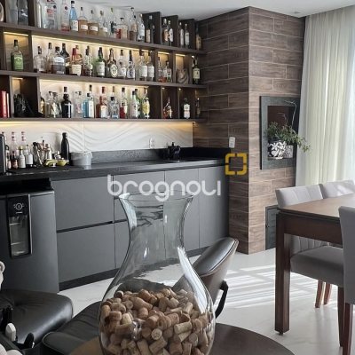 Casa de Condomínio com 257m², 4 quartos (sendo 3 suítes), 2 garagens, no bairro Rio Vermelho em Florianópolis