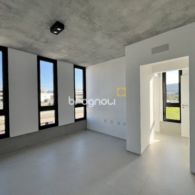 Casa com 183m², 3 quartos (sendo 3 suítes), 2 garagens, no bairro Ingleses em Florianópolis