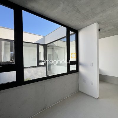 Casa com 183m², 3 quartos (sendo 3 suítes), 2 garagens, no bairro Ingleses em Florianópolis