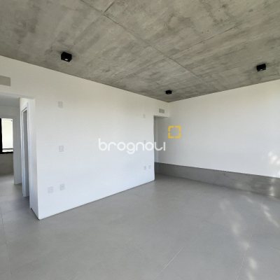 Casa com 183m², 3 quartos (sendo 3 suítes), 2 garagens, no bairro Ingleses em Florianópolis