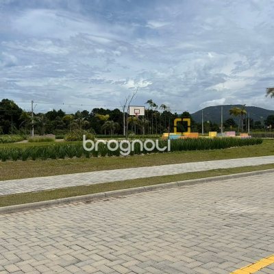 Terreno com 361m², no bairro Rio Vermelho em Florianópolis