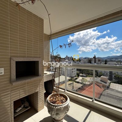 Apartamento com 88m², 3 quartos (sendo 1 suíte), 1 garagem, no bairro Trindade em Florianópolis
