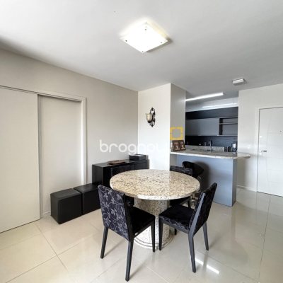 Apartamento com 88m², 3 quartos (sendo 1 suíte), 1 garagem, no bairro Trindade em Florianópolis