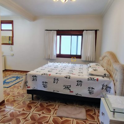 Casa com 300m², 4 quartos (sendo 4 suítes), 2 garagens, no bairro Jurerê Internacional em Florianópolis