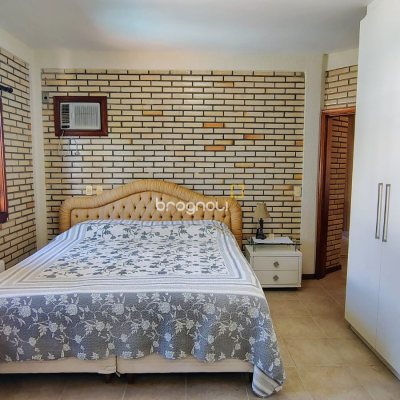 Casa com 300m², 4 quartos (sendo 4 suítes), 2 garagens, no bairro Jurerê Internacional em Florianópolis
