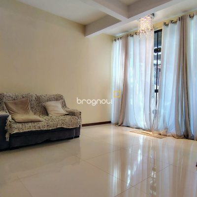 Casa com 300m², 4 quartos (sendo 4 suítes), 2 garagens, no bairro Jurerê Internacional em Florianópolis