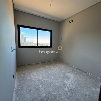 Casa de Condomínio com 325m², 3 quartos (sendo 2 suítes), 2 garagens, no bairro Ingleses em Florianópolis