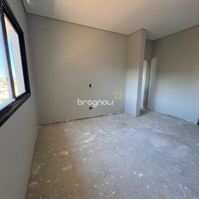 Casa de Condomínio com 325m², 3 quartos (sendo 2 suítes), 2 garagens, no bairro Ingleses em Florianópolis