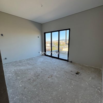 Casa de Condomínio com 325m², 3 quartos (sendo 2 suítes), 2 garagens, no bairro Ingleses em Florianópolis