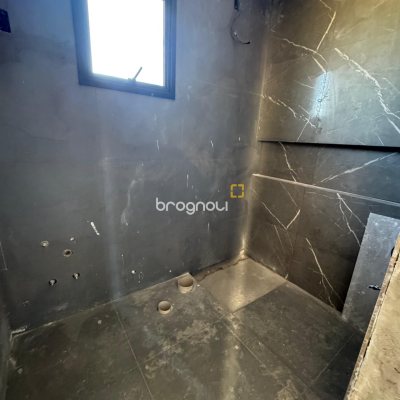 Casa de Condomínio com 325m², 3 quartos (sendo 2 suítes), 2 garagens, no bairro Ingleses em Florianópolis