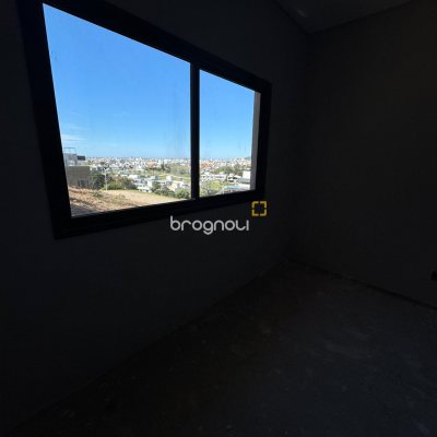 Casa de Condomínio com 325m², 3 quartos (sendo 2 suítes), 2 garagens, no bairro Ingleses em Florianópolis