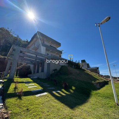 Casa de Condomínio com 325m², 3 quartos (sendo 2 suítes), 2 garagens, no bairro Ingleses em Florianópolis