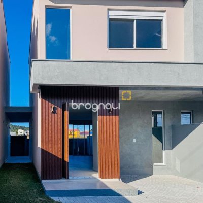 Casa com 120m², 2 quartos (sendo 2 suítes), 2 garagens, no bairro Campeche em Florianópolis
