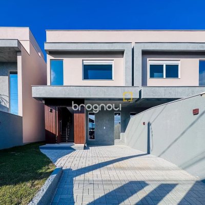 Casa com 120m², 2 quartos (sendo 2 suítes), 2 garagens, no bairro Campeche em Florianópolis