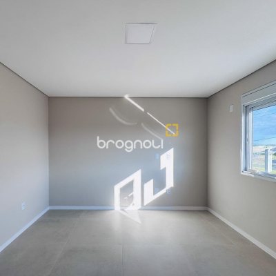 Casa com 120m², 2 quartos (sendo 2 suítes), 2 garagens, no bairro Campeche em Florianópolis