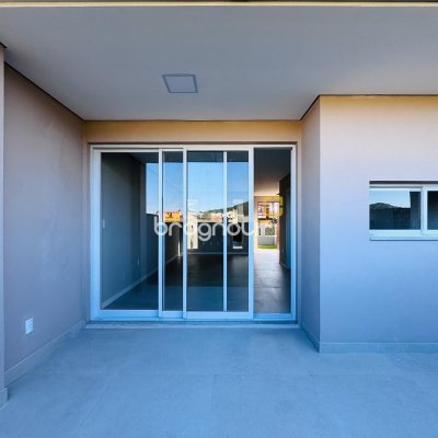 Casa com 120m², 2 quartos (sendo 2 suítes), 2 garagens, no bairro Campeche em Florianópolis