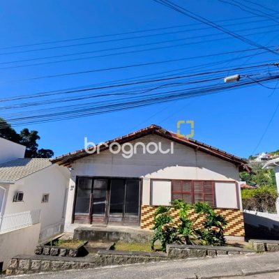 Casa com 106m², 4 quartos, 2 garagens, no bairro Pantanal em Florianópolis