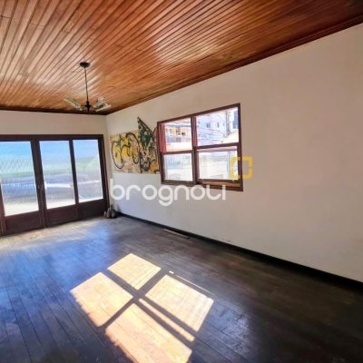 Casa com 106m², 4 quartos, 2 garagens, no bairro Pantanal em Florianópolis