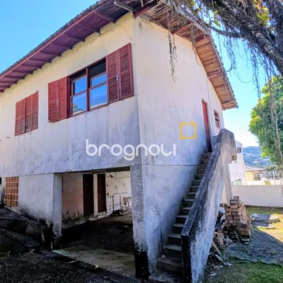 Casa com 106m², 4 quartos, 2 garagens, no bairro Pantanal em Florianópolis