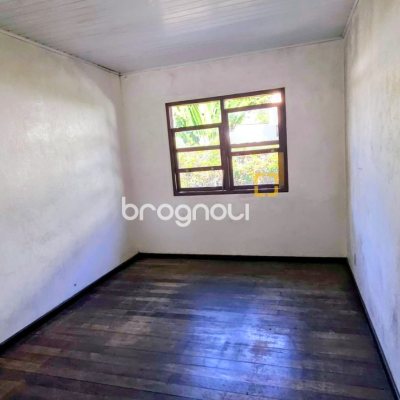 Casa com 106m², 4 quartos, 2 garagens, no bairro Pantanal em Florianópolis