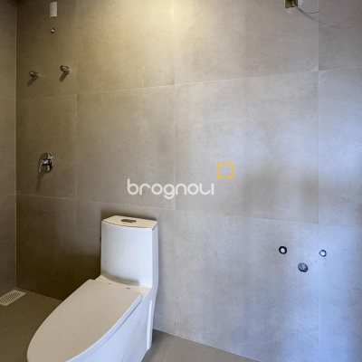 Casa com 112m², 2 quartos (sendo 2 suítes), 2 garagens, no bairro Campeche em Florianópolis
