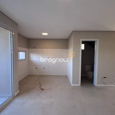 Casa com 112m², 2 quartos (sendo 2 suítes), 2 garagens, no bairro Campeche em Florianópolis