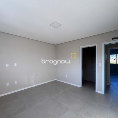 Casa com 112m², 2 quartos (sendo 2 suítes), 2 garagens, no bairro Campeche em Florianópolis