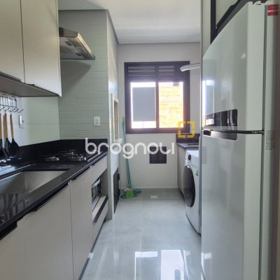 Apartamento com 63m², 2 quartos (sendo 1 suíte), 1 garagem, no bairro Santinho em Florianópolis