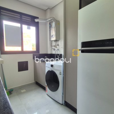 Apartamento com 63m², 2 quartos (sendo 1 suíte), 1 garagem, no bairro Santinho em Florianópolis