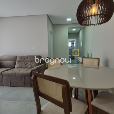 Apartamento com 63m², 2 quartos (sendo 1 suíte), 1 garagem, no bairro Santinho em Florianópolis