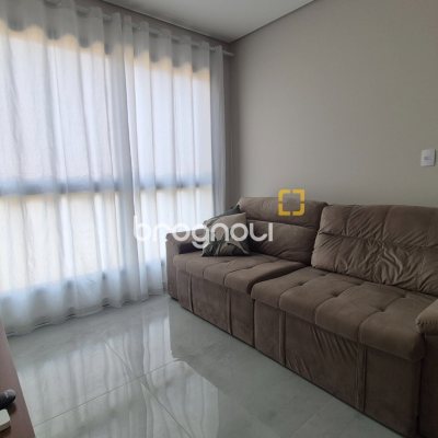 Apartamento com 63m², 2 quartos (sendo 1 suíte), 1 garagem, no bairro Santinho em Florianópolis