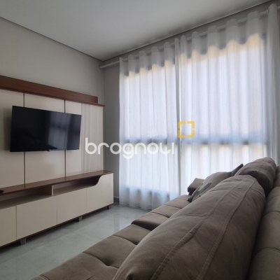 Apartamento com 63m², 2 quartos (sendo 1 suíte), 1 garagem, no bairro Santinho em Florianópolis