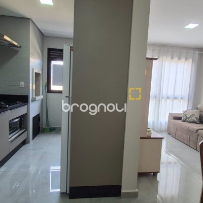 Apartamento com 63m², 2 quartos (sendo 1 suíte), 1 garagem, no bairro Santinho em Florianópolis