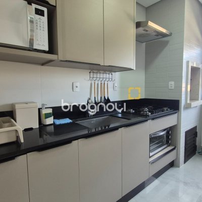 Apartamento com 63m², 2 quartos (sendo 1 suíte), 1 garagem, no bairro Santinho em Florianópolis