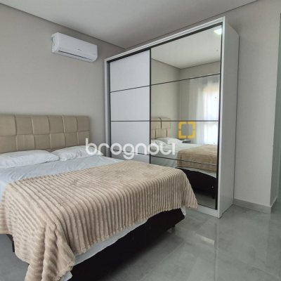 Apartamento com 63m², 2 quartos (sendo 1 suíte), 1 garagem, no bairro Santinho em Florianópolis
